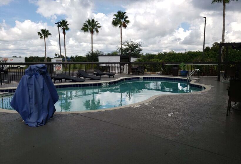 فندق Best Western Lake Okeechobee