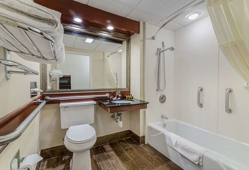 Отель Best Western Plus Augusta Civic Center Inn