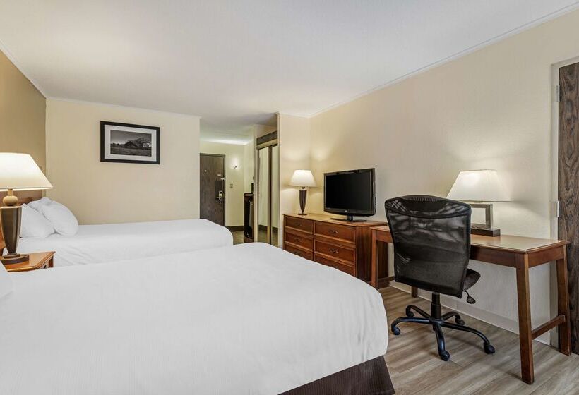 Отель Best Western Plus Augusta Civic Center Inn