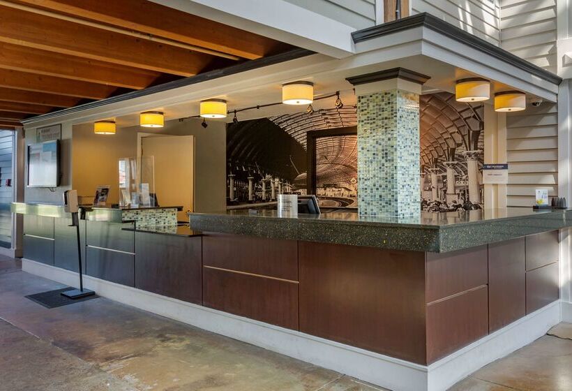 Отель Best Western Plus Como Park