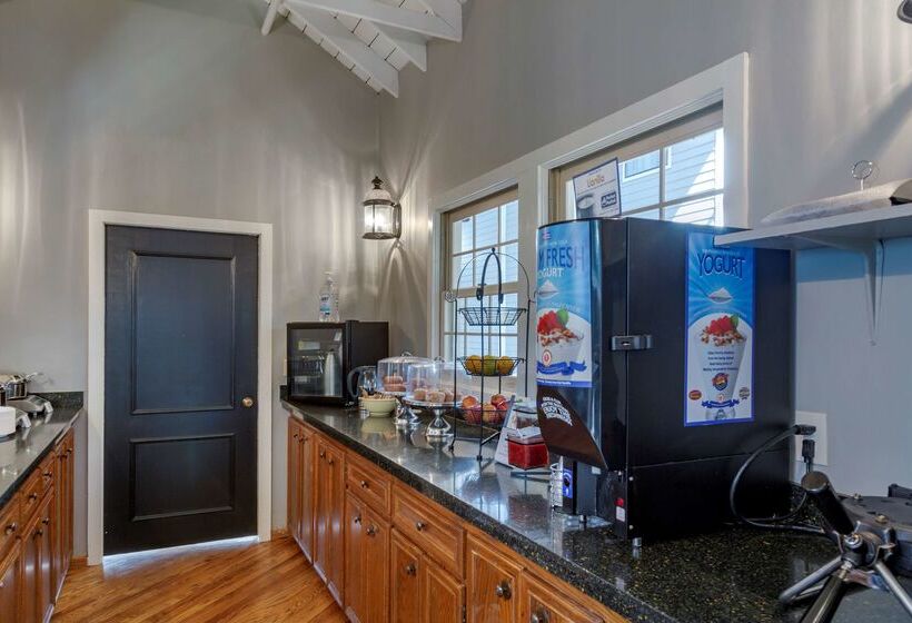 Отель Best Western Plus Como Park