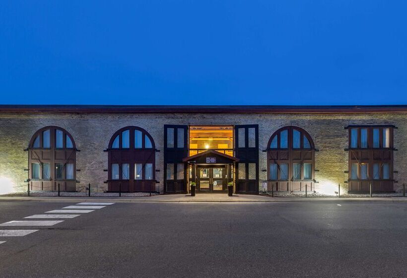 Отель Best Western Plus Como Park