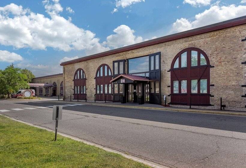 Отель Best Western Plus Como Park