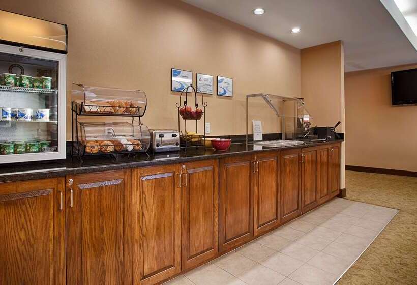 فندق Best Western Plus Edison Inn