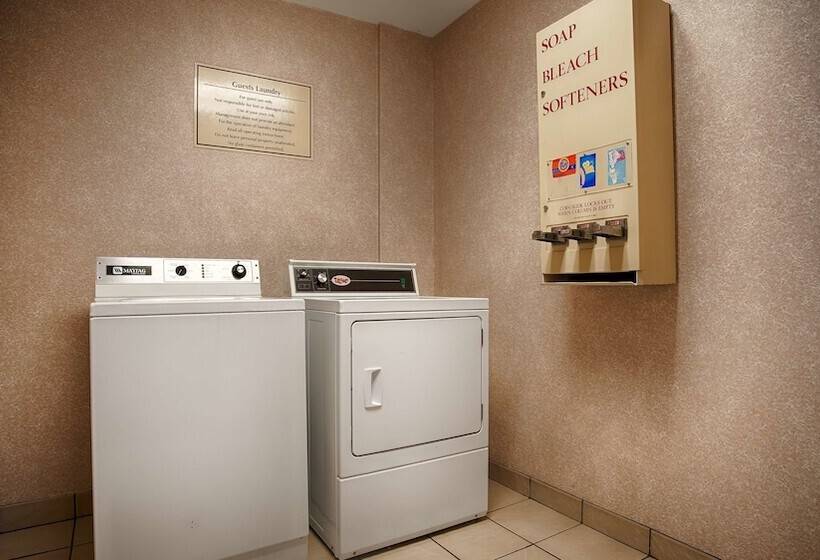 فندق Best Western Plus Edison Inn