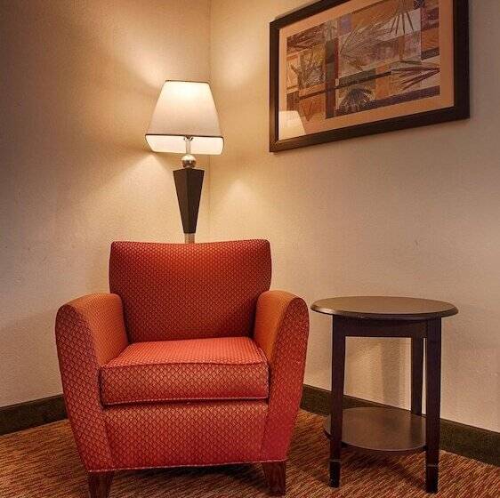 فندق Best Western Plus Edison Inn