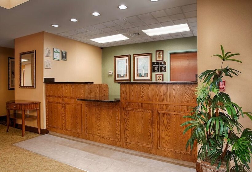 فندق Best Western Plus Edison Inn