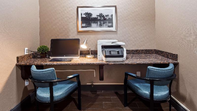 Best Western Plus Lee S Summit Hotel & Suites