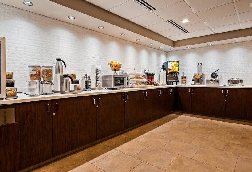 Best Western Plus Portland Airport Hotel & Suites