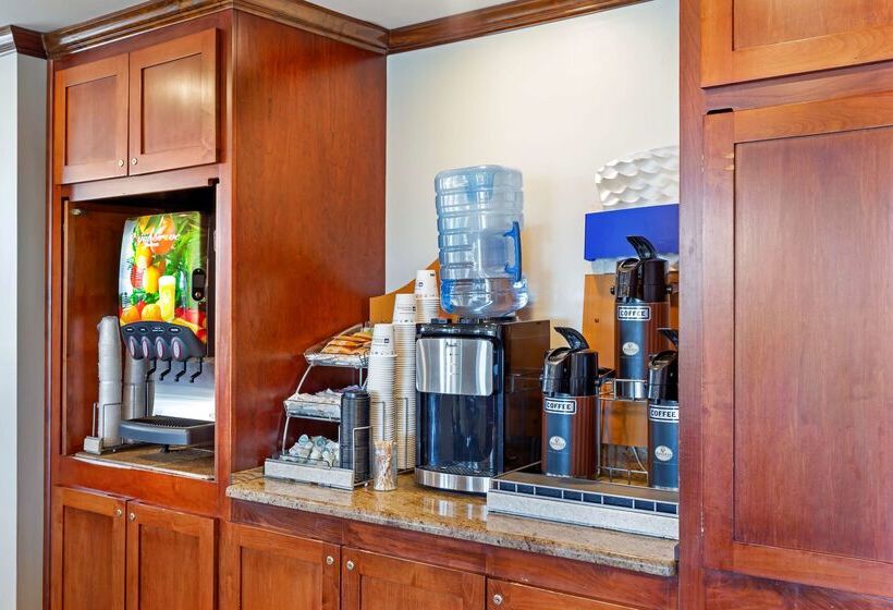 فندق Best Western Plus South Hill Inn