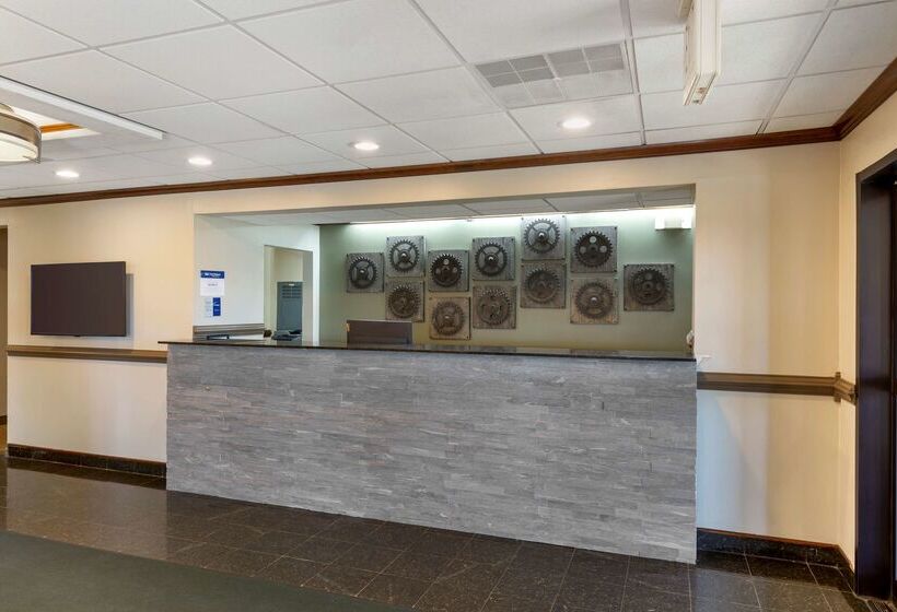 فندق Best Western Plus South Hill Inn