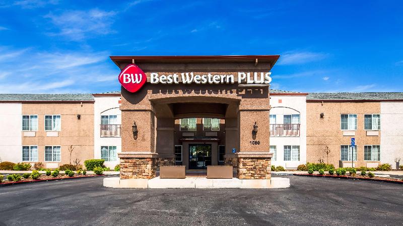 فندق Best Western Plus Twin View Inn & Suites