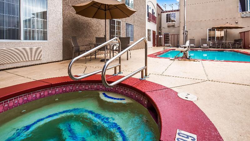 فندق Best Western Plus Twin View Inn & Suites