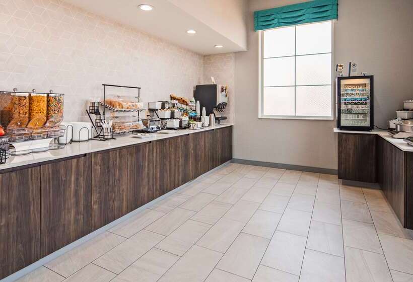 هتل Best Western Plus Wilkes Barrescranton Airport