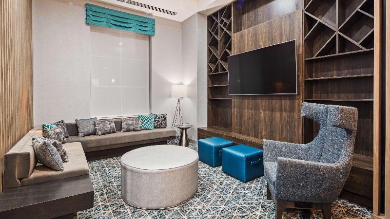 ホテル Best Western Plus Wilkes Barrescranton Airport