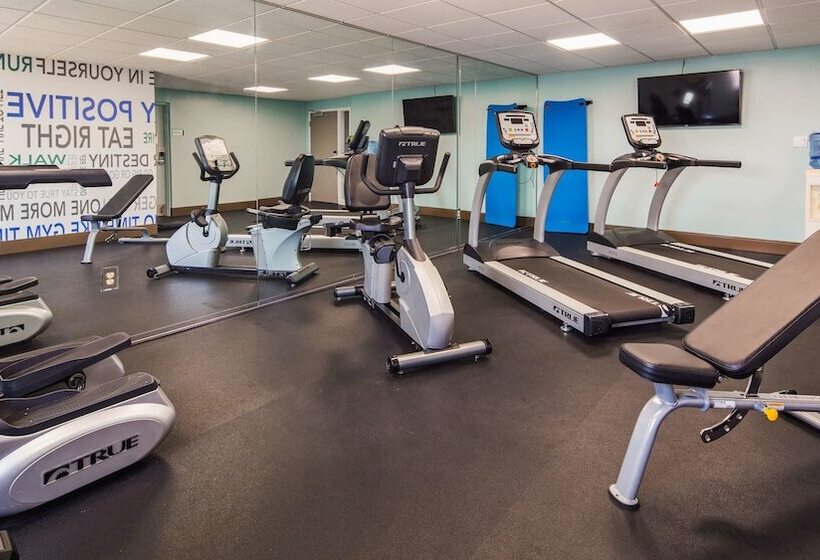 هتل Best Western Plus Wilkes Barrescranton Airport