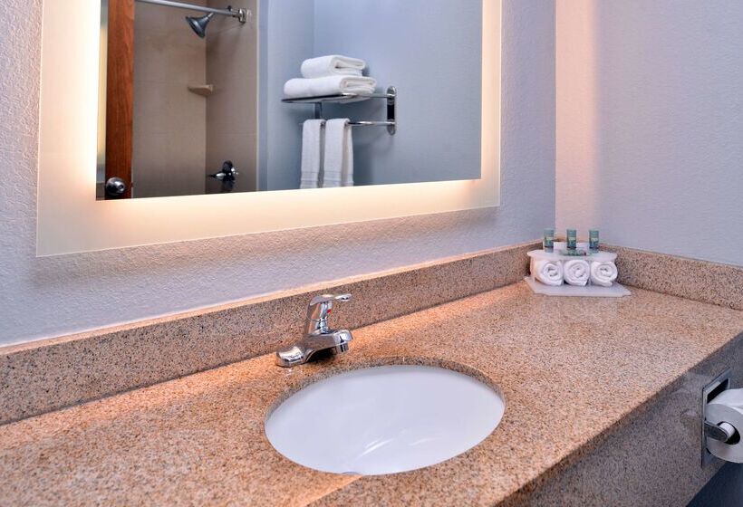 فندق Best Western St. Clairsville Inn & Suites