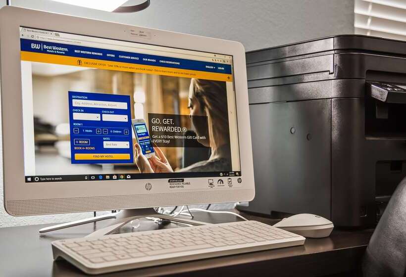 فندق Best Western Teal Lake Inn