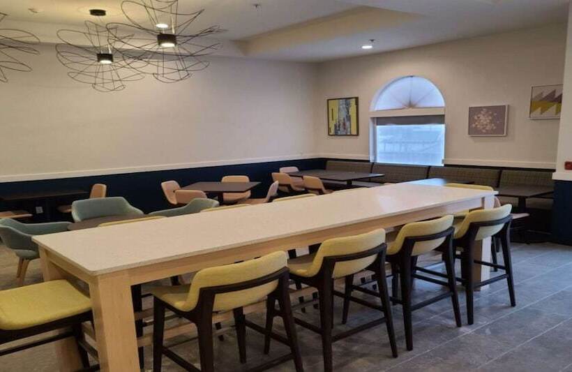 فندق Best Western Watertown