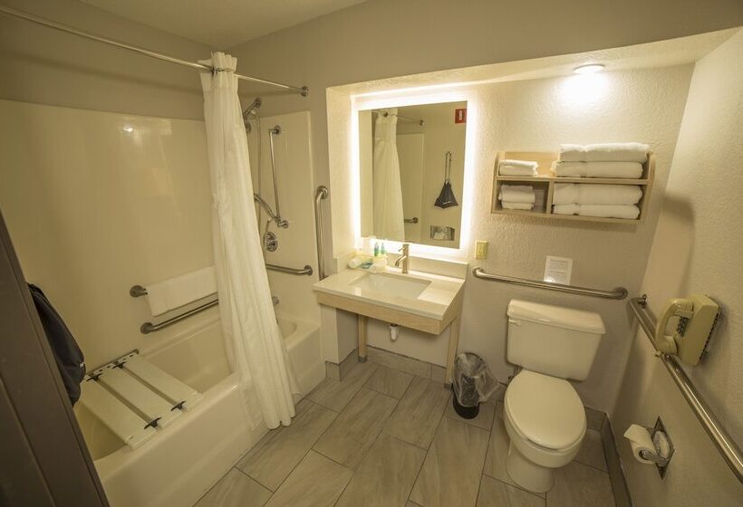 فندق Best Western Watertown