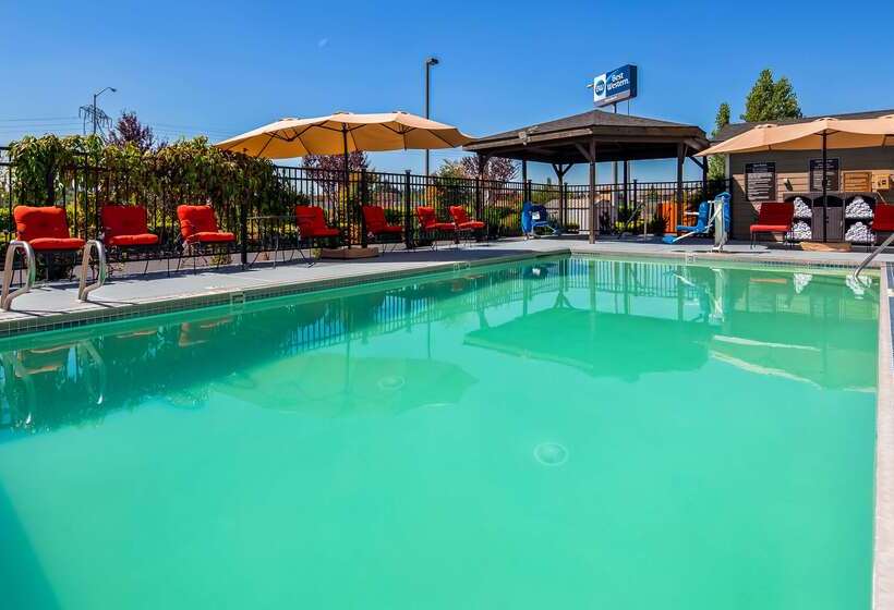 فندق Best Western Woodburn Inn