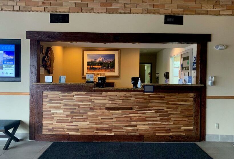 فندق Best Western Woodburn Inn