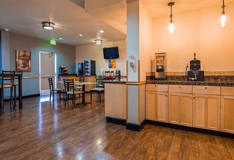 فندق Best Western Woodburn Inn