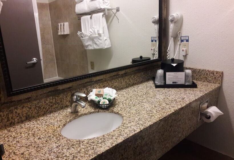 فندق Best Western Woodburn Inn