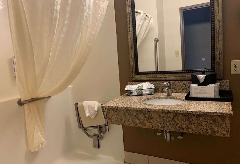 فندق Best Western Woodburn Inn