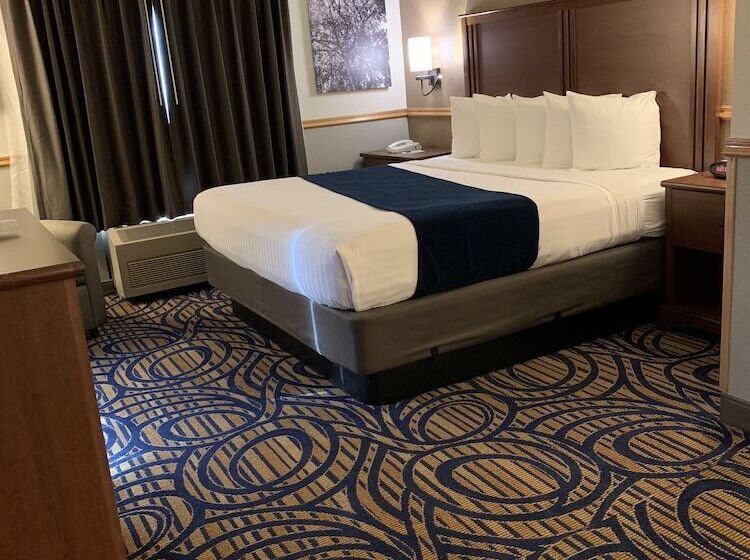 فندق Best Western Woodburn Inn