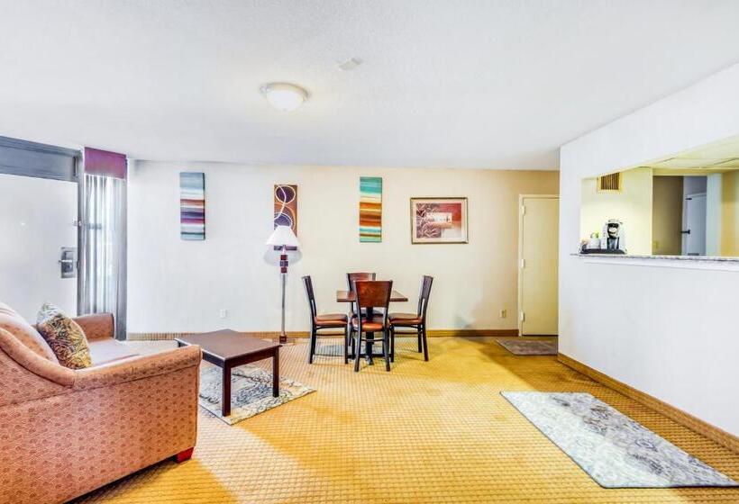 Отель Capital O Nacogdoches Hwy 59 & Sw Stallings