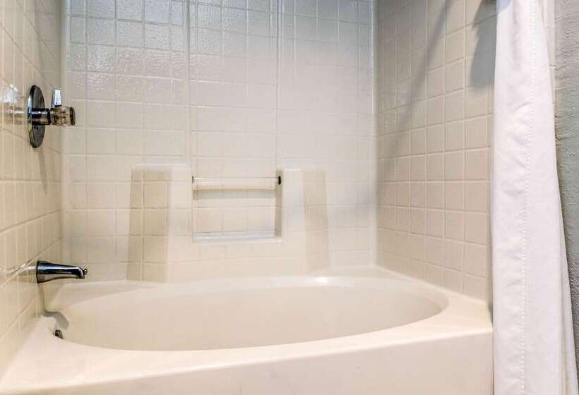 Clarion Hotel By Humboldt Bay