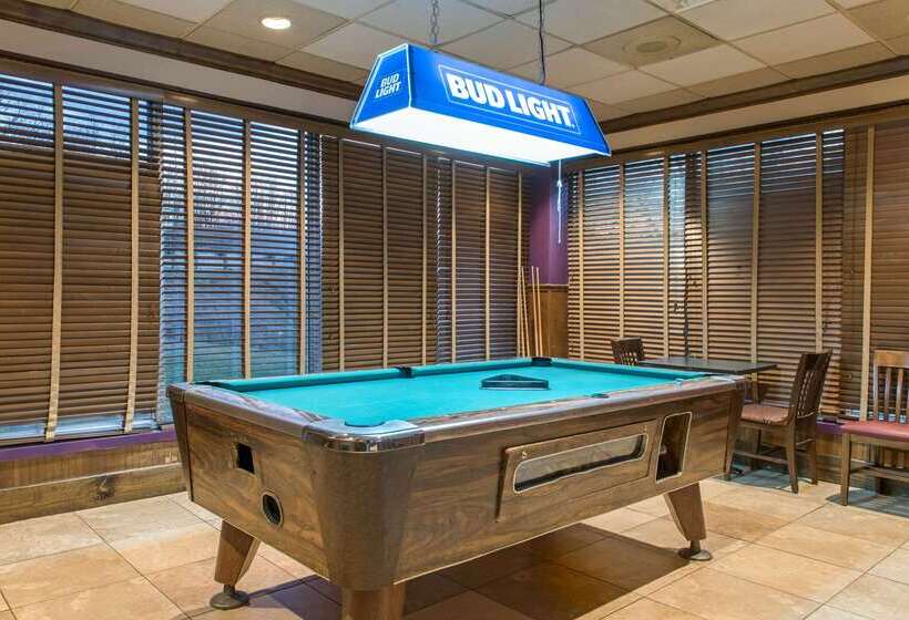 호텔 Quality Inn Dayton Airport
