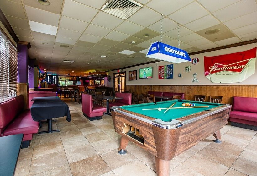 호텔 Quality Inn Dayton Airport