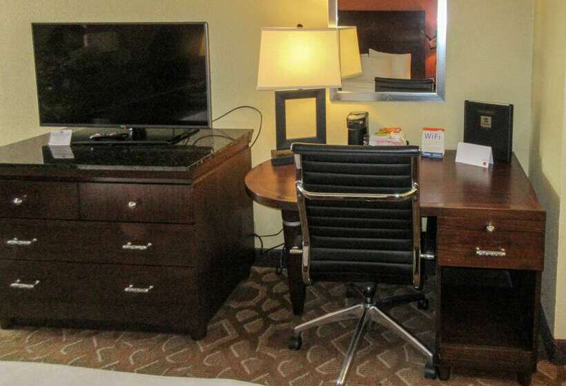هتل Clarion Inn