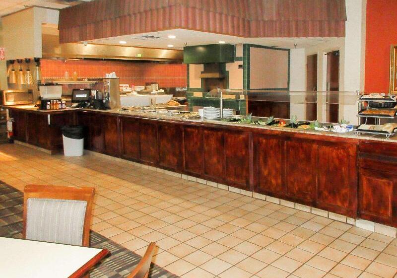 هتل Clarion Inn