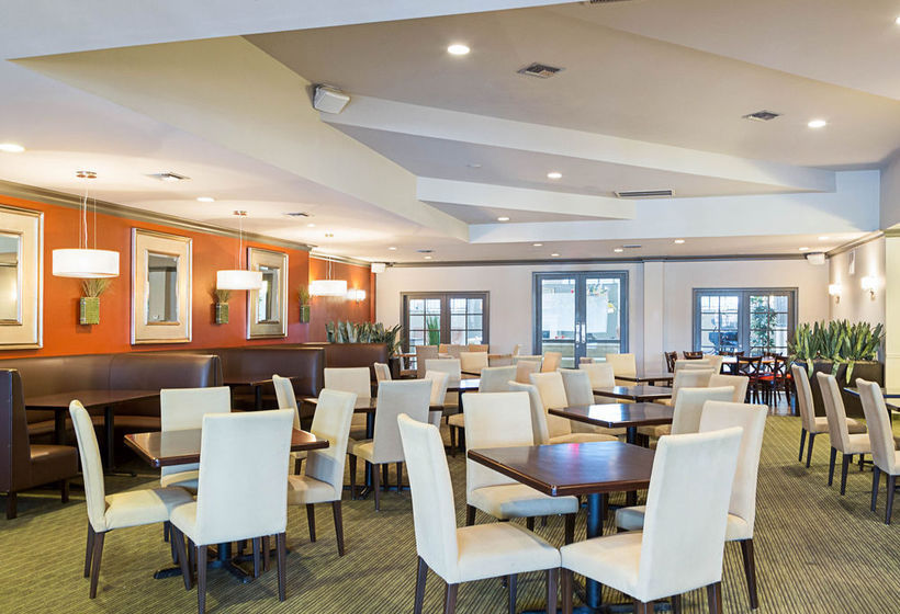 فندق Clarion Inn And Suites Conference Center Covington