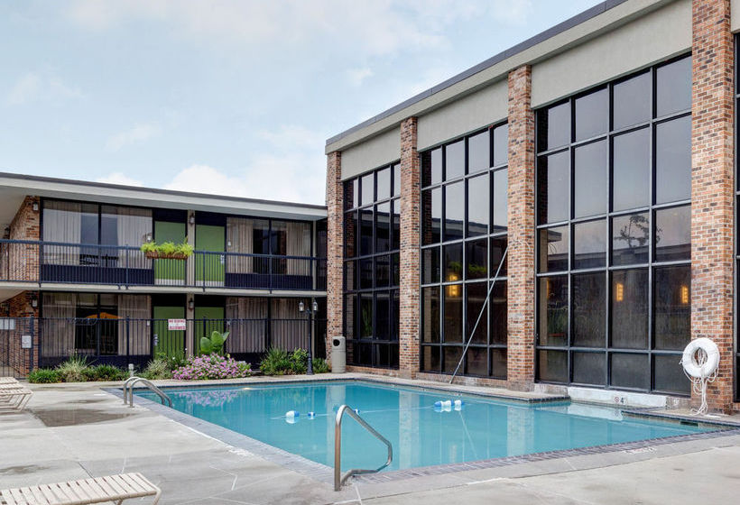 فندق Clarion Inn And Suites Conference Center Covington