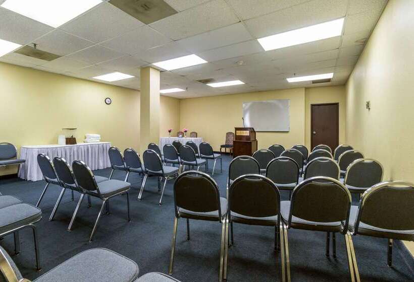 Clarion Hotel Jackson Northwest