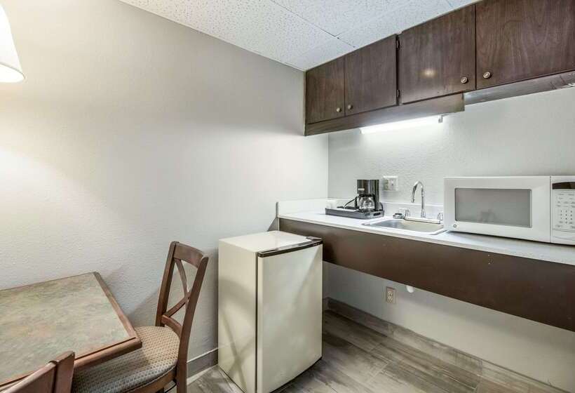 Clarion Hotel Jackson Northwest