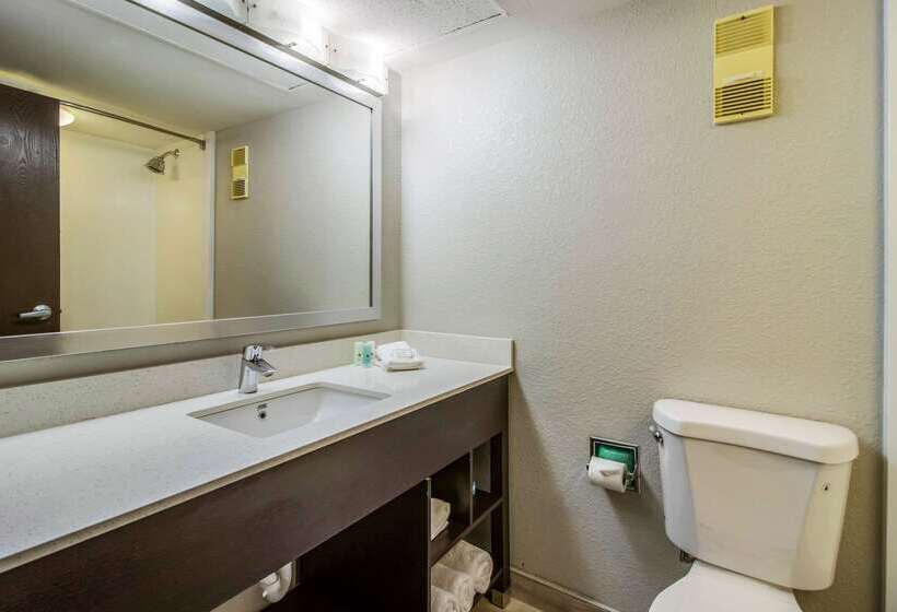 Clarion Hotel Jackson Northwest