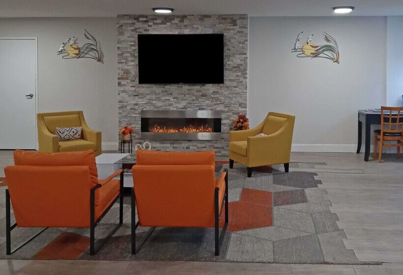 בית מלון כפרי Clarion Pointe Evansville North