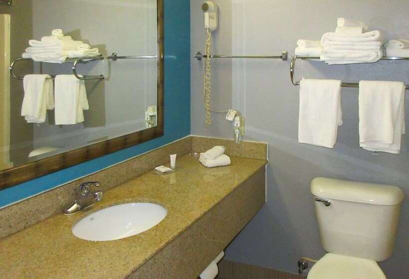 בית מלון כפרי Clarion Pointe Evansville North