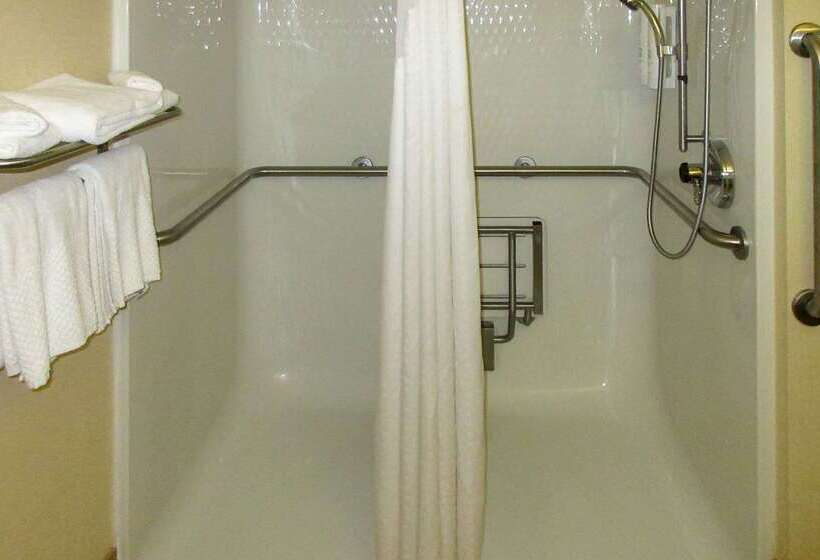 בית מלון כפרי Clarion Pointe Evansville North