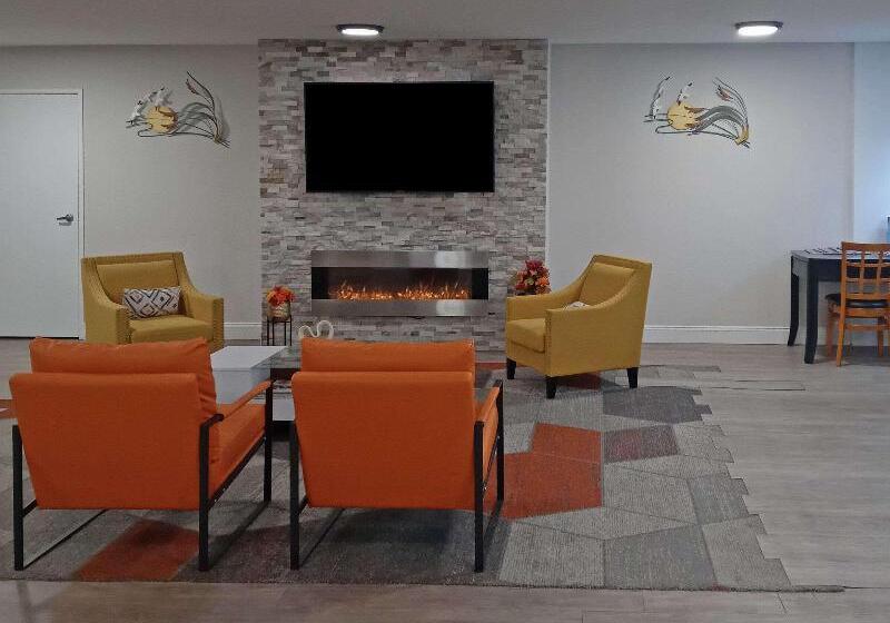 בית מלון כפרי Clarion Pointe Evansville North