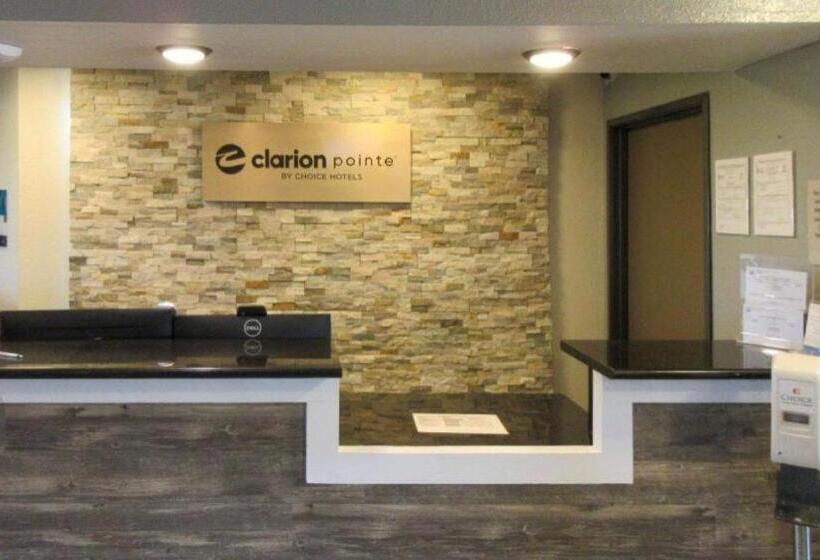 בית מלון כפרי Clarion Pointe Evansville North