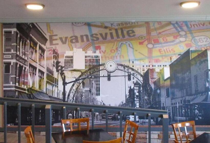 בית מלון כפרי Clarion Pointe Evansville North