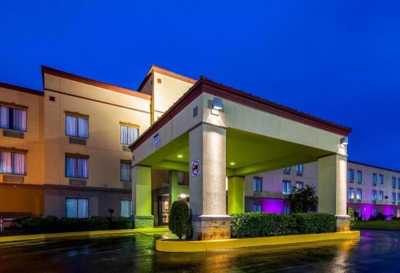 בית מלון כפרי Clarion Pointe Evansville North