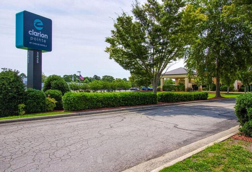هتل Clarion Pointe New Bern