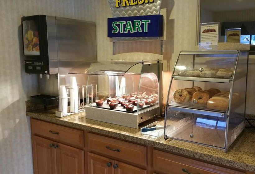 בית מלון כפרי Coastside Inn